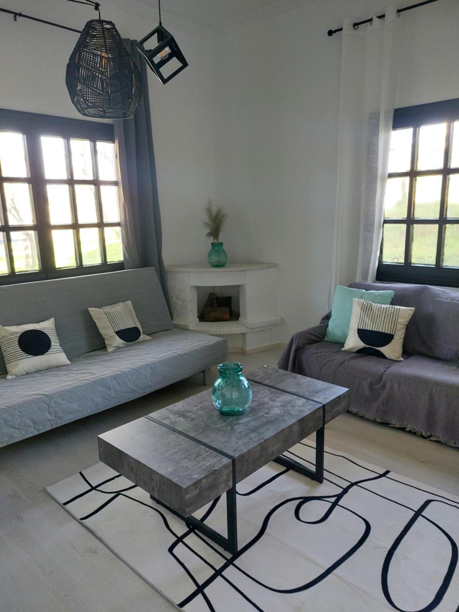 Black N' White Cozy Housegarden Александруполис Екстериор снимка